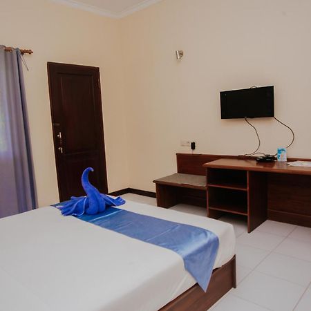 Medana Bay Marina Hotel Paloh Buitenkant foto